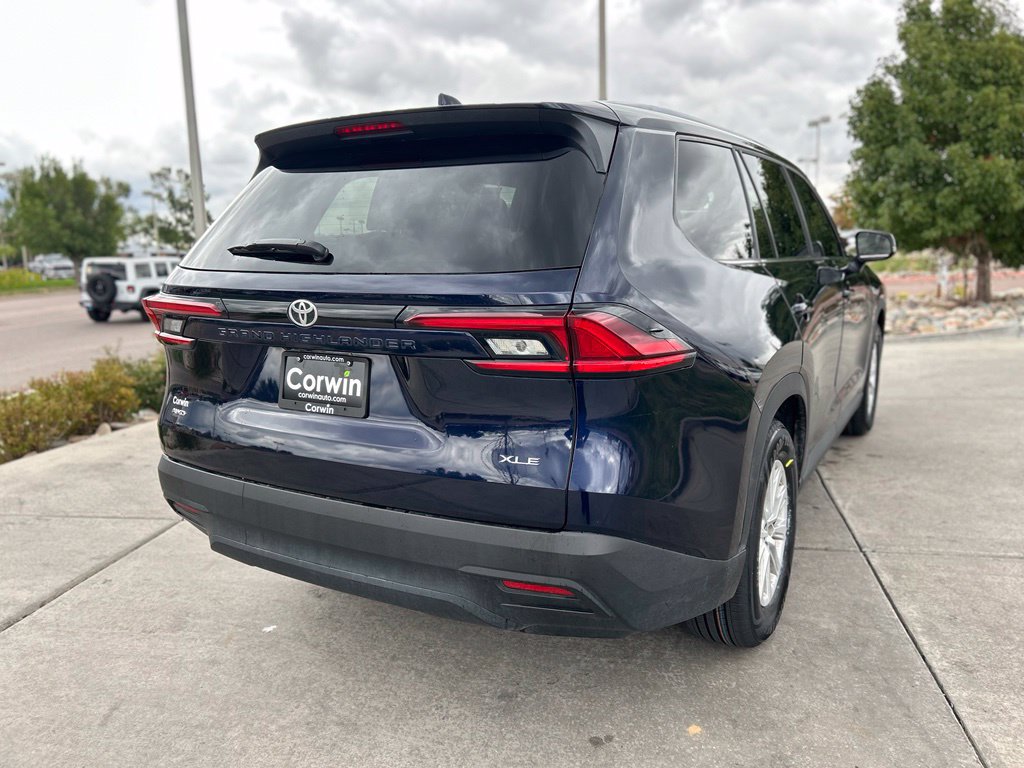Used 2025 Toyota Grand Highlander AWD image 8