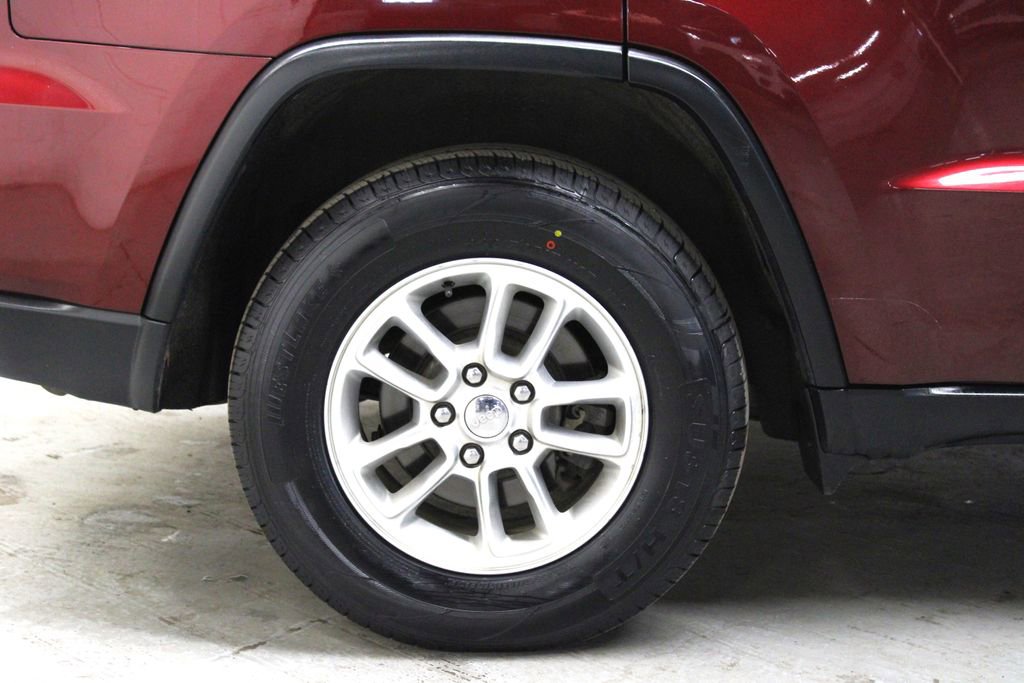 Used 2019 Jeep Grand Cherokee Laredo image 29