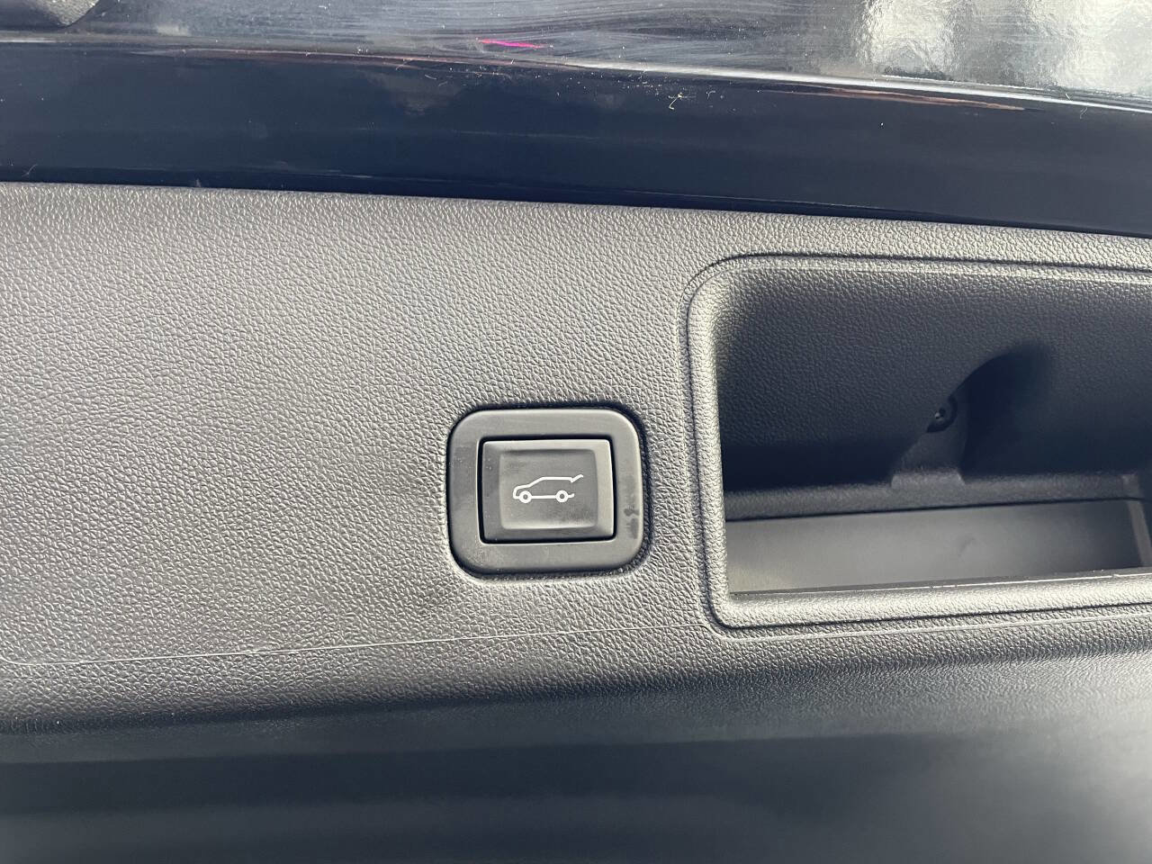 Used 2023 GMC Terrain SLT image 6