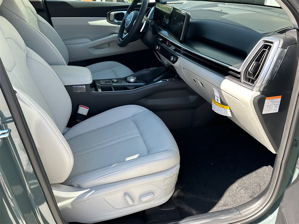 New 2025 Kia Sorento EX w/ EX Panoramic Sunroof Package image 12