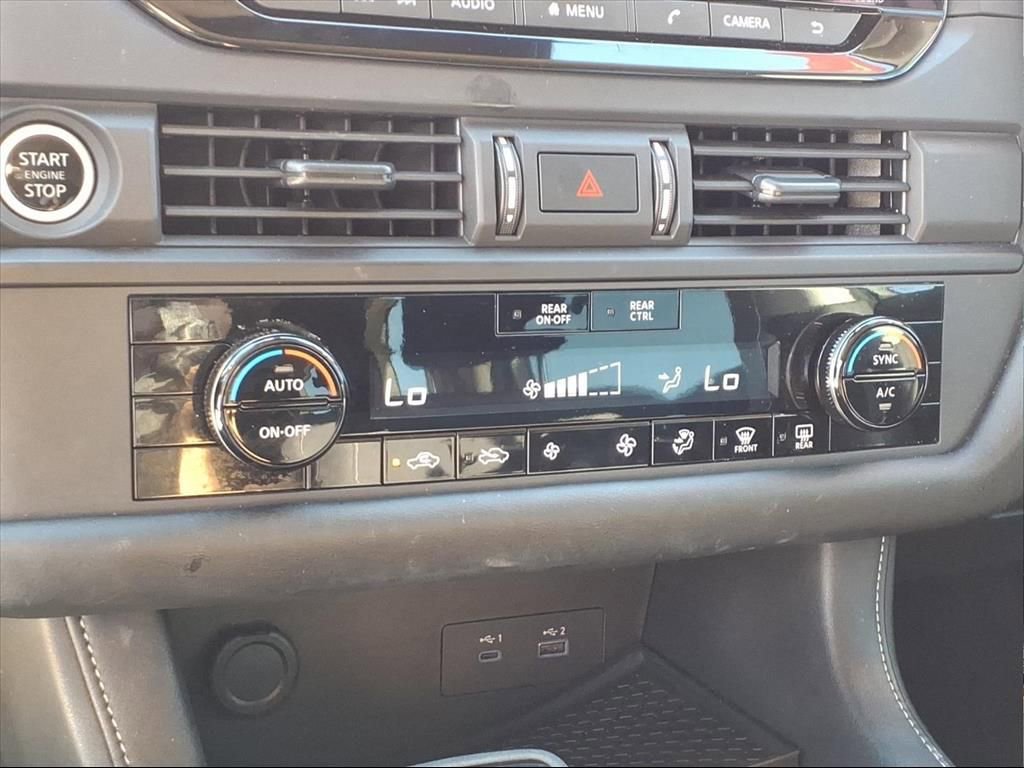 Used 2024 Nissan Pathfinder S image 17