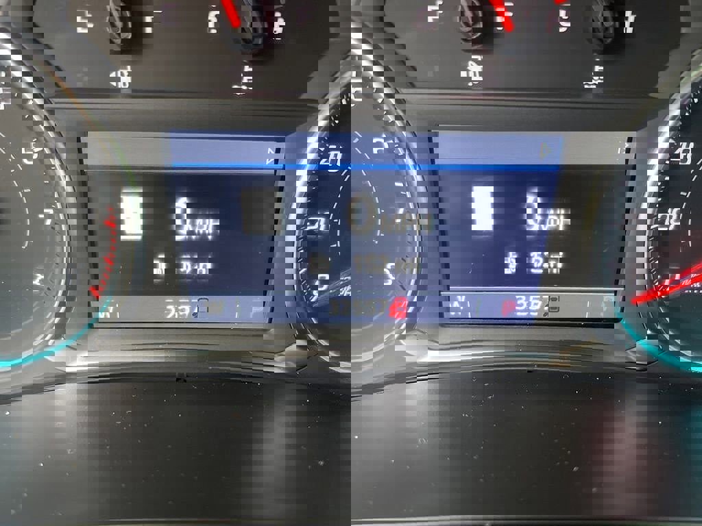 Used 2023 Chevrolet Traverse RS image 32