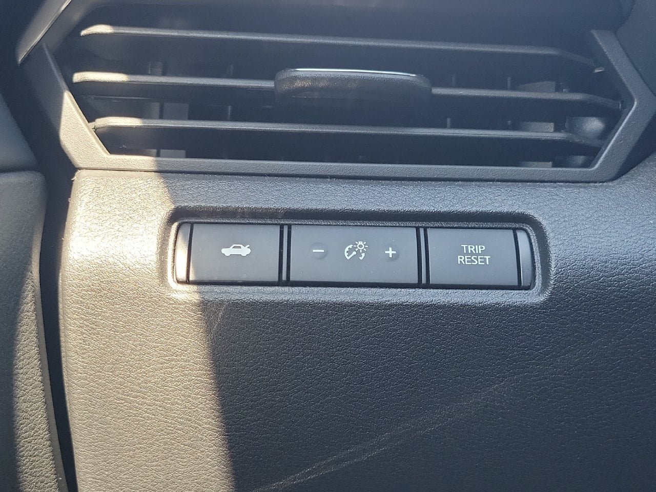 Used 2023 Nissan Altima 2.5 SR w/ SR Premium Package FWD image 28