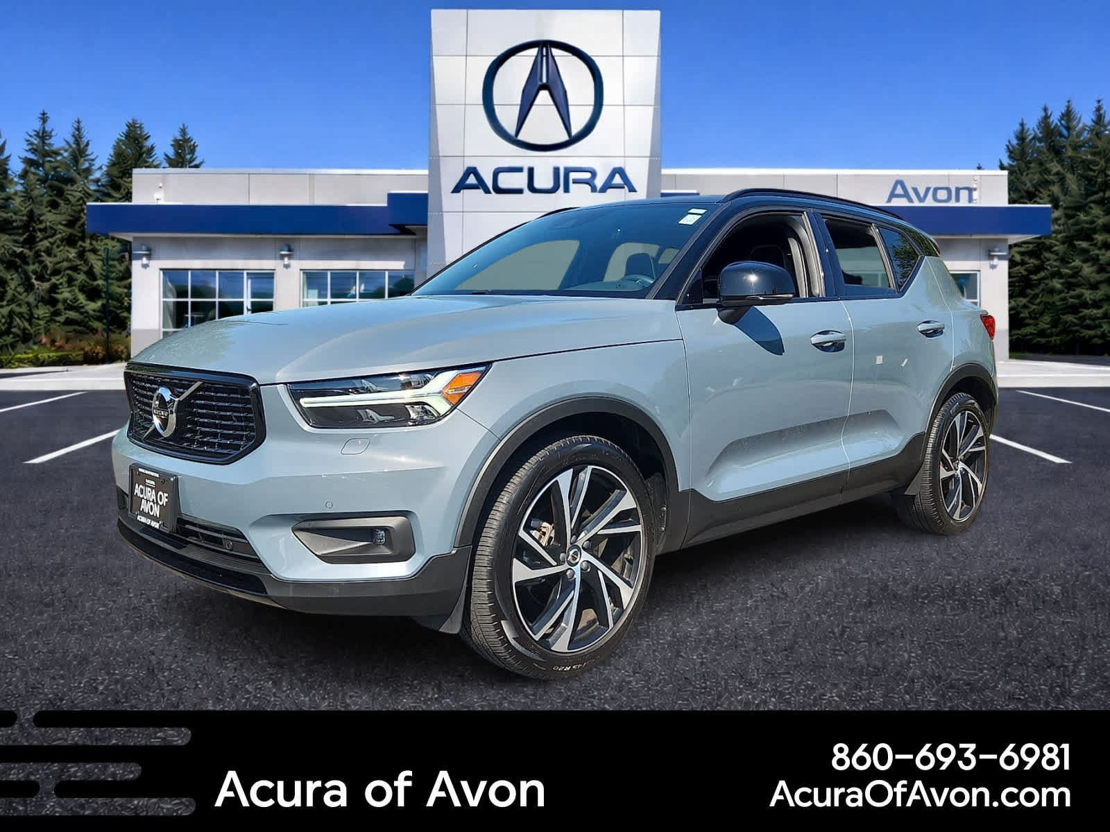 Used 2022 Volvo XC40 T5 R-Design w/ Climate Package AWD/4WD image 1