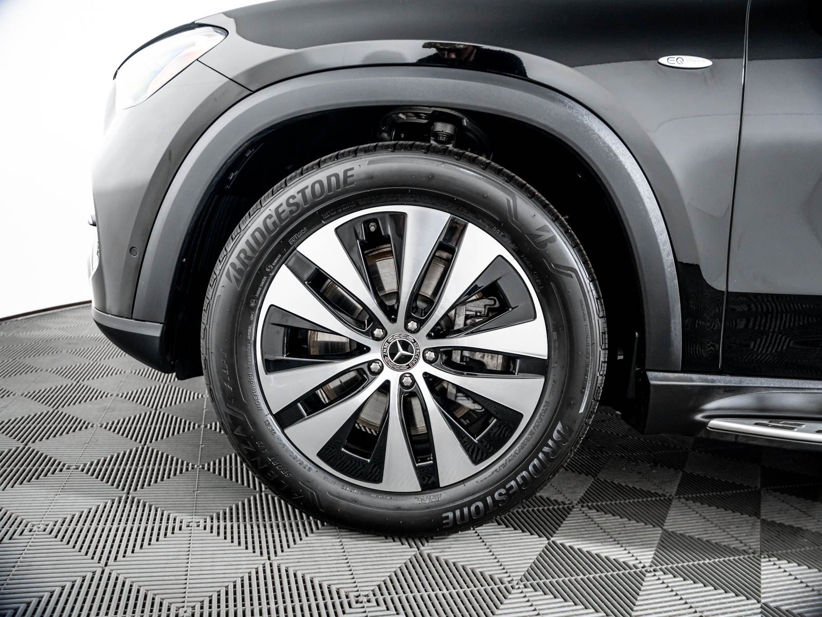 Certified 2025 Mercedes-Benz GLE 450e 4MATIC image 4