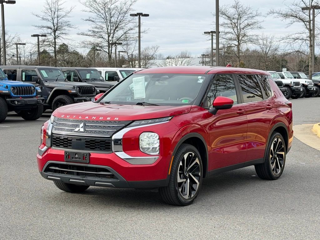 Used 2022 Mitsubishi Outlander ES image 3