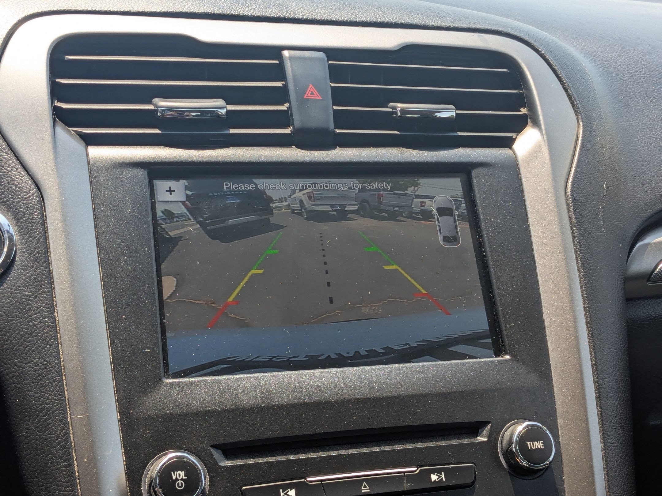 Used 2017 Ford Fusion SE w/ Fusion SE Technology Package FWD image 19