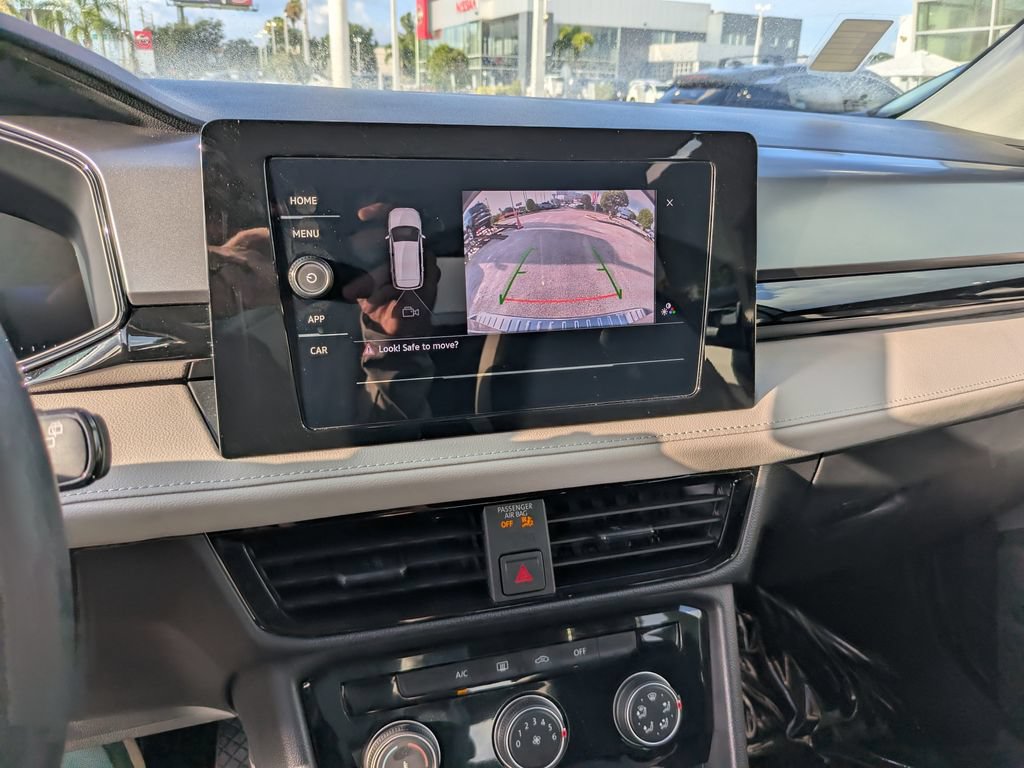 Certified 2025 Volkswagen Taos S FWD image 19