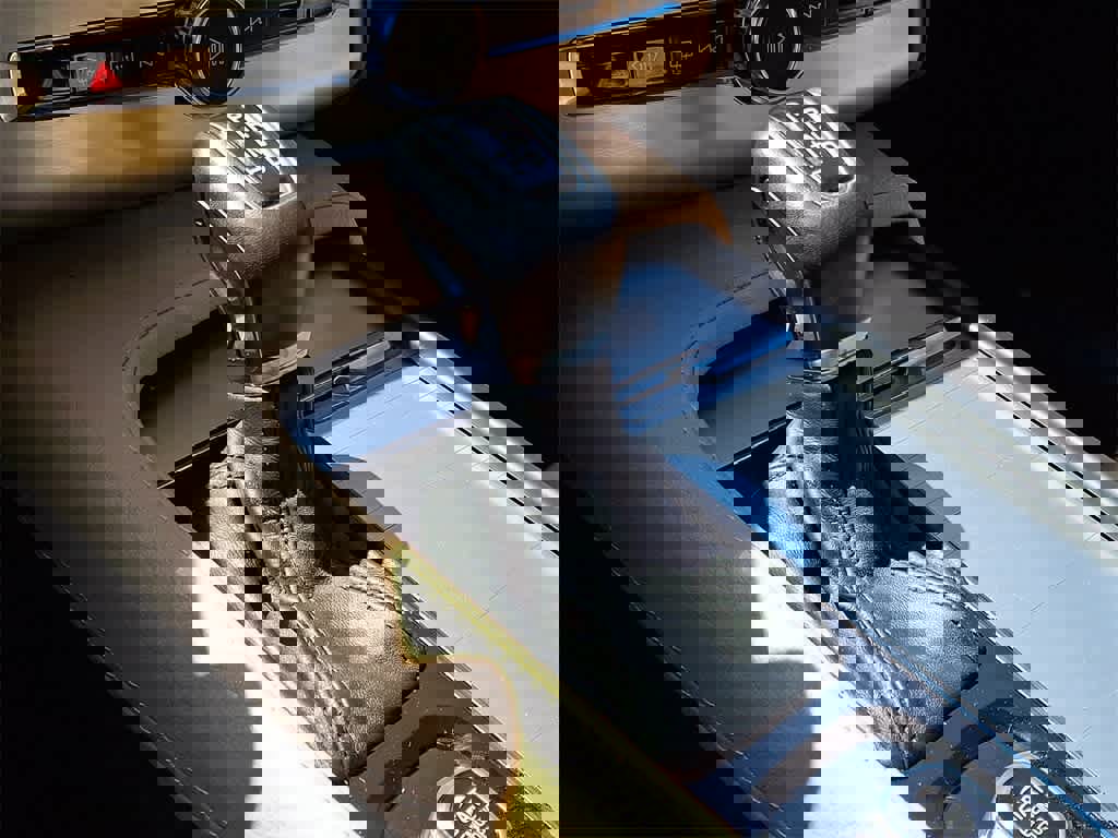 Used 2018 Volvo XC90 T6 Momentum w/ Convenience Package image 13