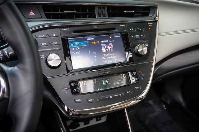Used 2018 Toyota Avalon Limited image 17