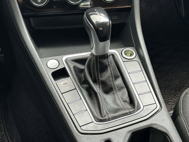 Used 2024 Volkswagen Jetta SE FWD image 20