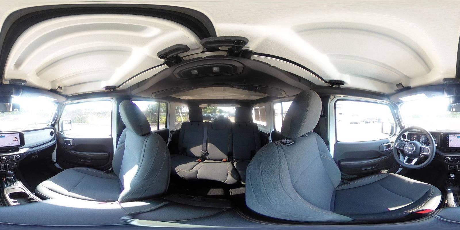 Used 2025 Jeep Wrangler Sahara image 41