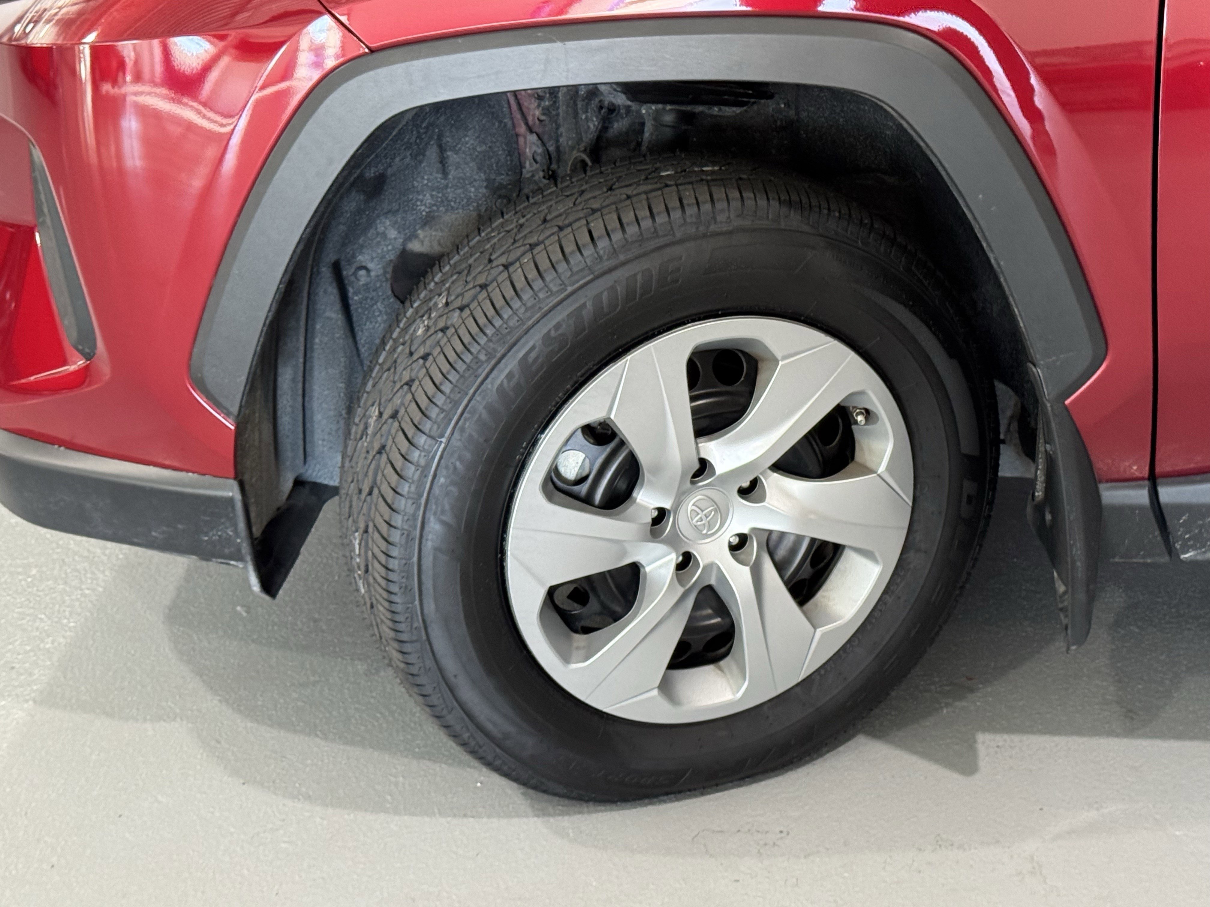 Used 2022 Toyota RAV4 LE image 38