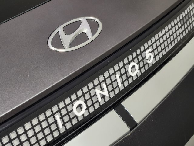 Certified 2024 Hyundai Ioniq 5 Limited AWD/4WD image 9