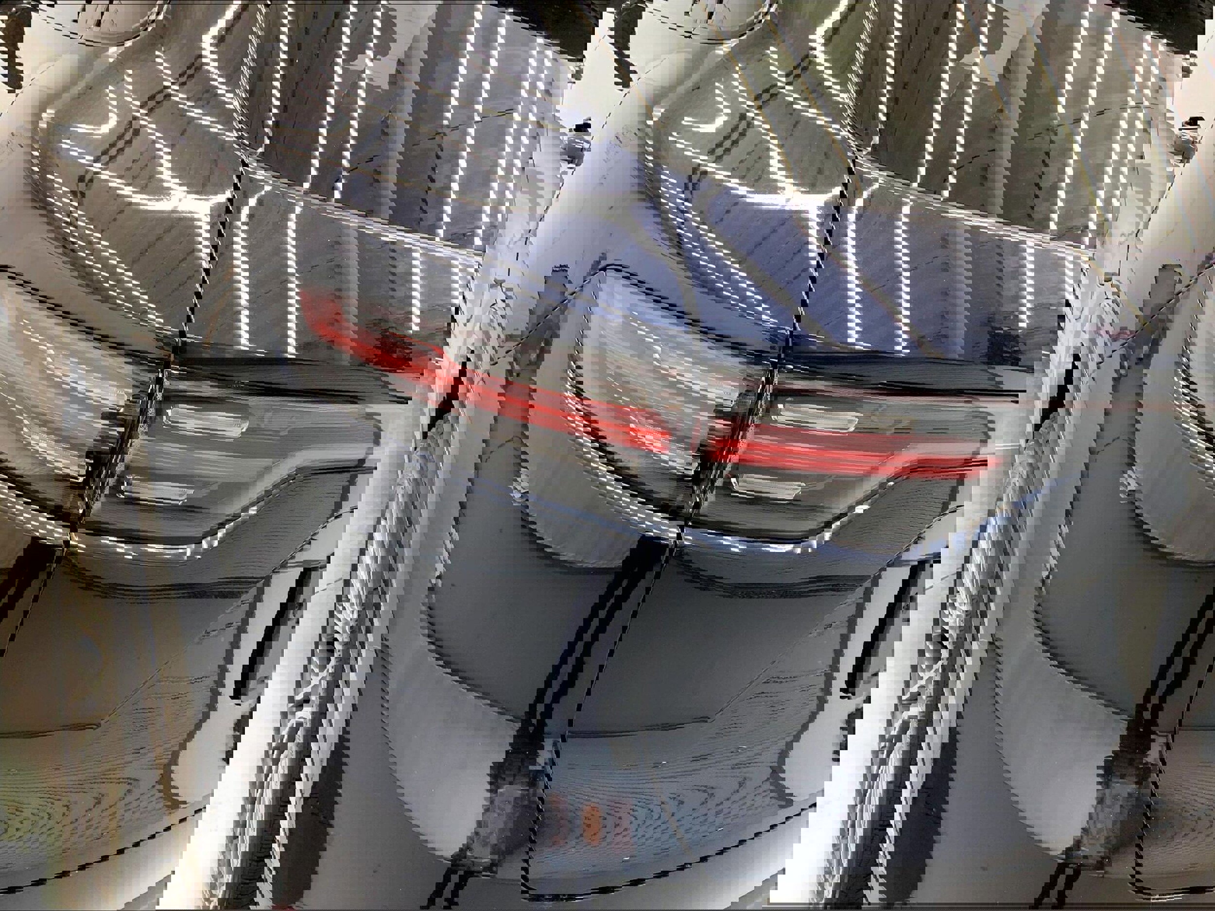 Used 2023 Porsche Cayenne Platinum Edition image 28