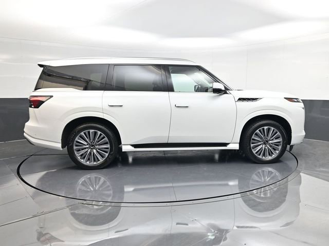 Used 2025 INFINITI QX80 Sensory image 2