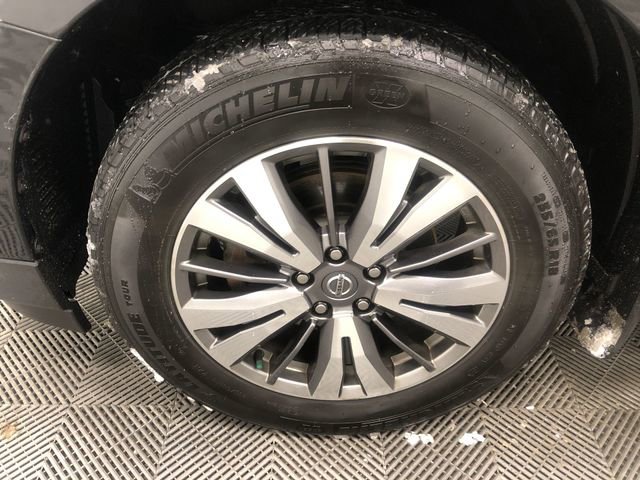 Used 2020 Nissan Pathfinder SV image 27