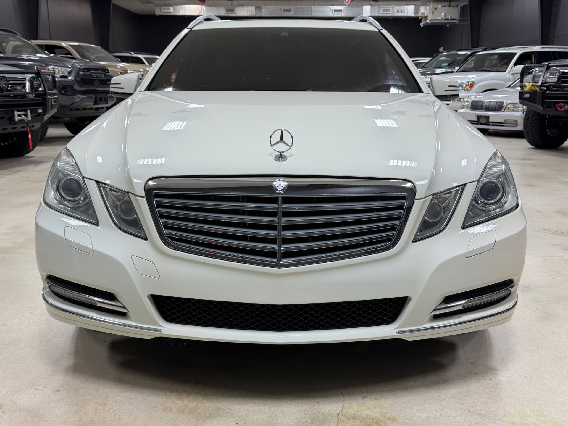 Used 2011 Mercedes-Benz E 350 4MATIC Wagon image 3