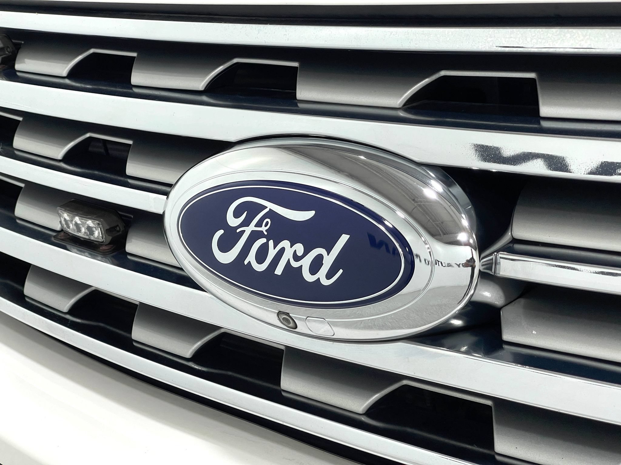 Used 2019 Ford Expedition Limited w/ Equipment Group 302A AWD/4WD image 39