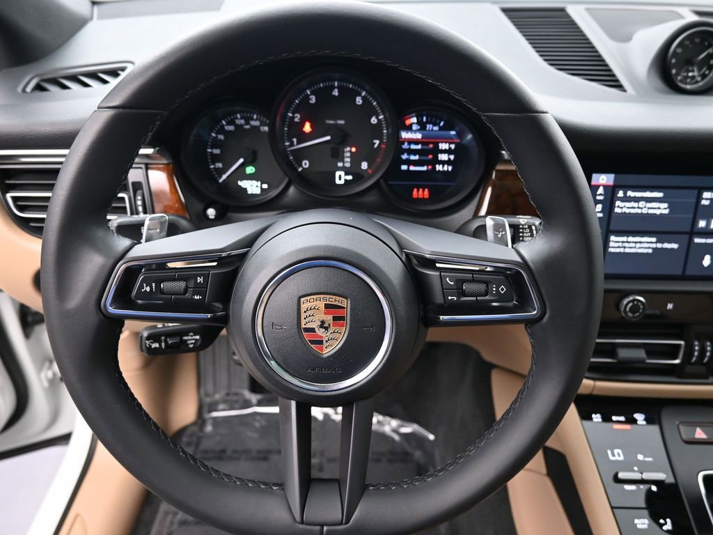 Certified 2023 Porsche Macan AWD/4WD image 12