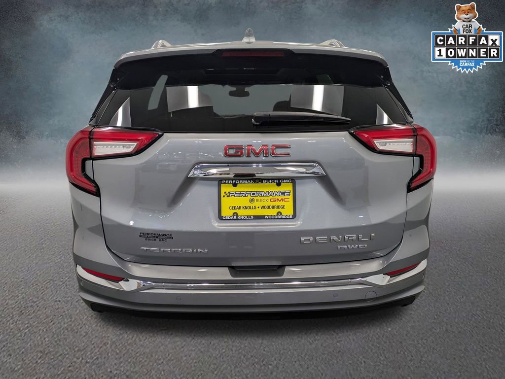 Used 2024 GMC Terrain Denali w/ Denali Premium Package AWD/4WD image 5