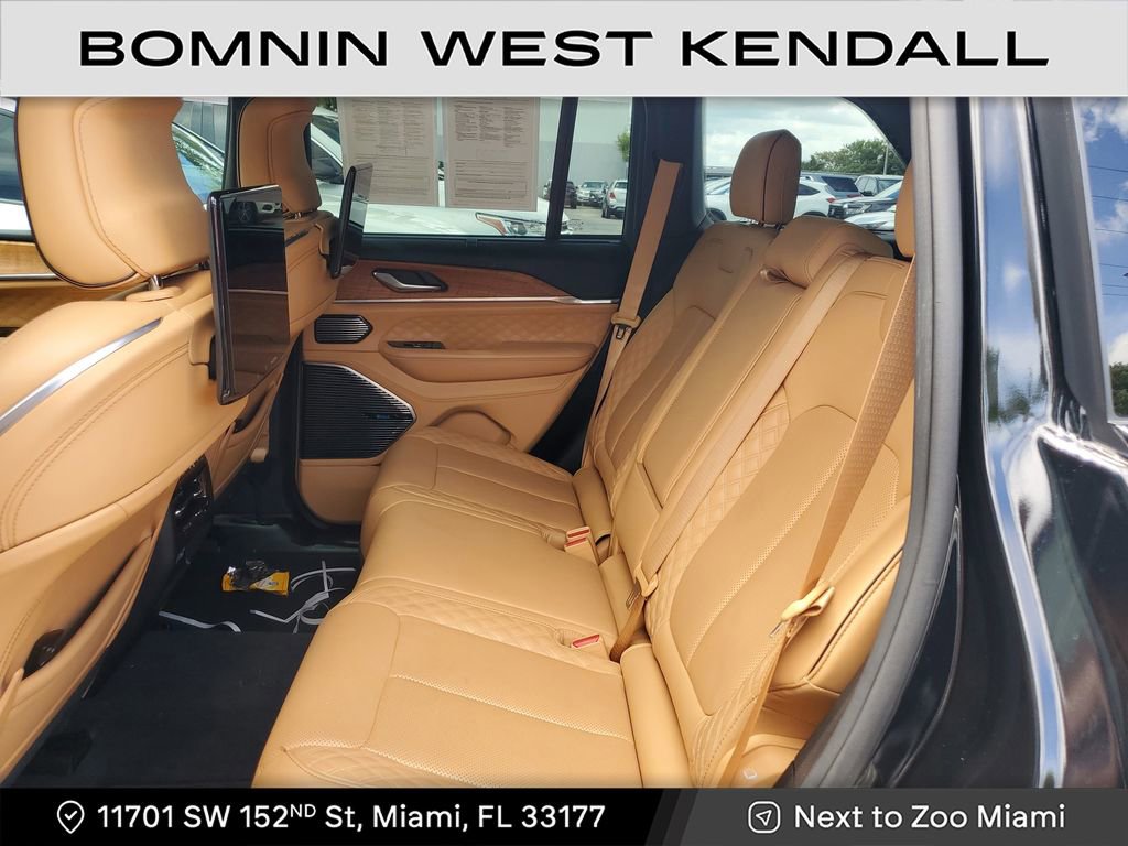 Used 2023 Jeep Grand Cherokee Summit image 17