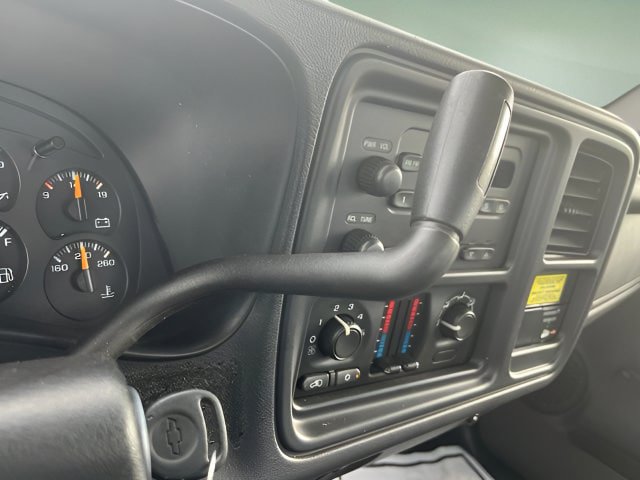 Used 2004 Chevrolet Silverado 2500 W/T RWD image 17
