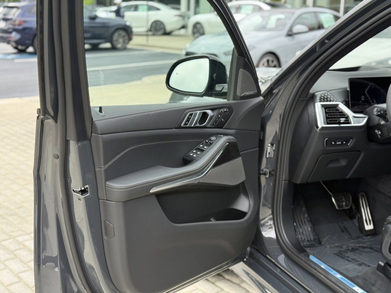 New 2026 BMW X7 xDrive40i w/ M Sport Package image 11
