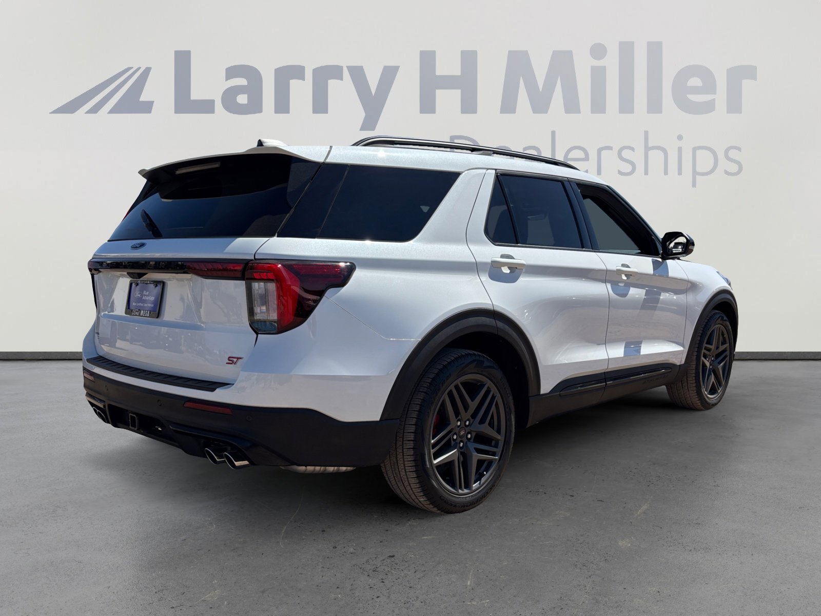 Certified 2026 Ford Explorer ST w/ Sun And Sound Package AWD/4WD image 5