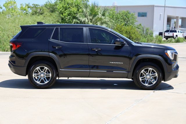 New 2026 GMC Terrain Elevation w/ LPO, Floor Liner Package FWD image 4