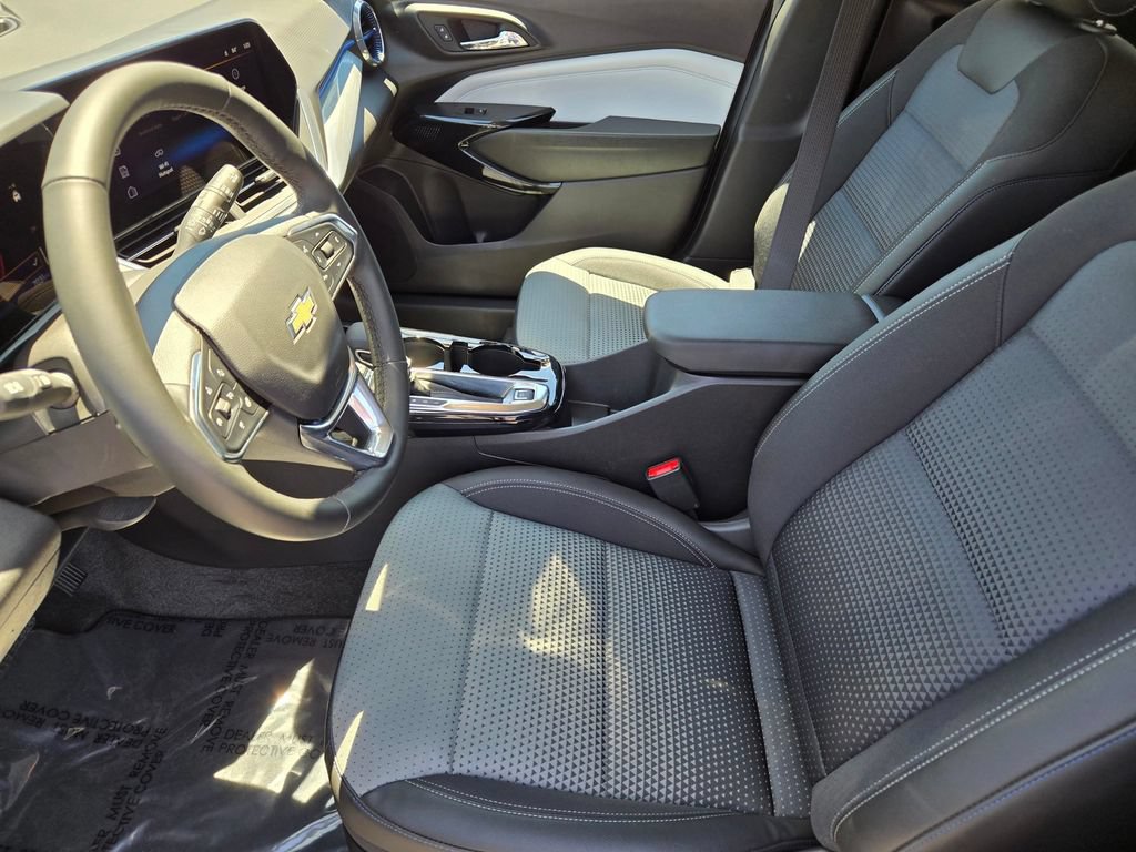 Used 2026 Chevrolet Trax LT w/ LT Convenience Package FWD image 19