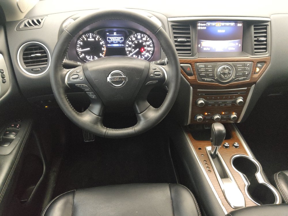 Used 2020 Nissan Pathfinder Platinum FWD image 22