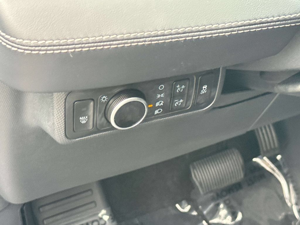 Certified 2025 Ford Mustang Mach-E Select RWD image 29