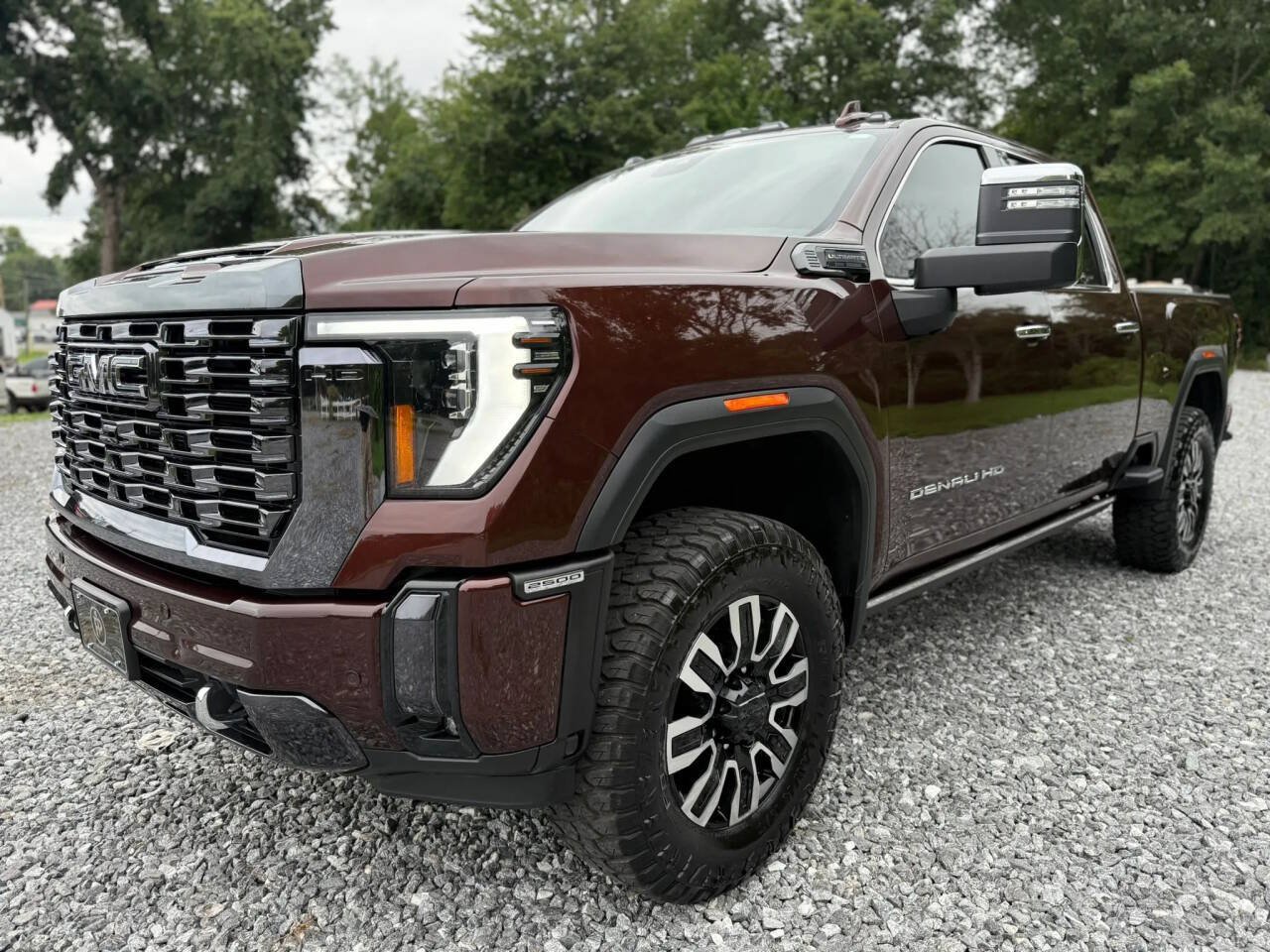Used 2024 GMC Sierra 2500 Denali Ultimate w/ Max Trailering Package AWD/4WD image 3