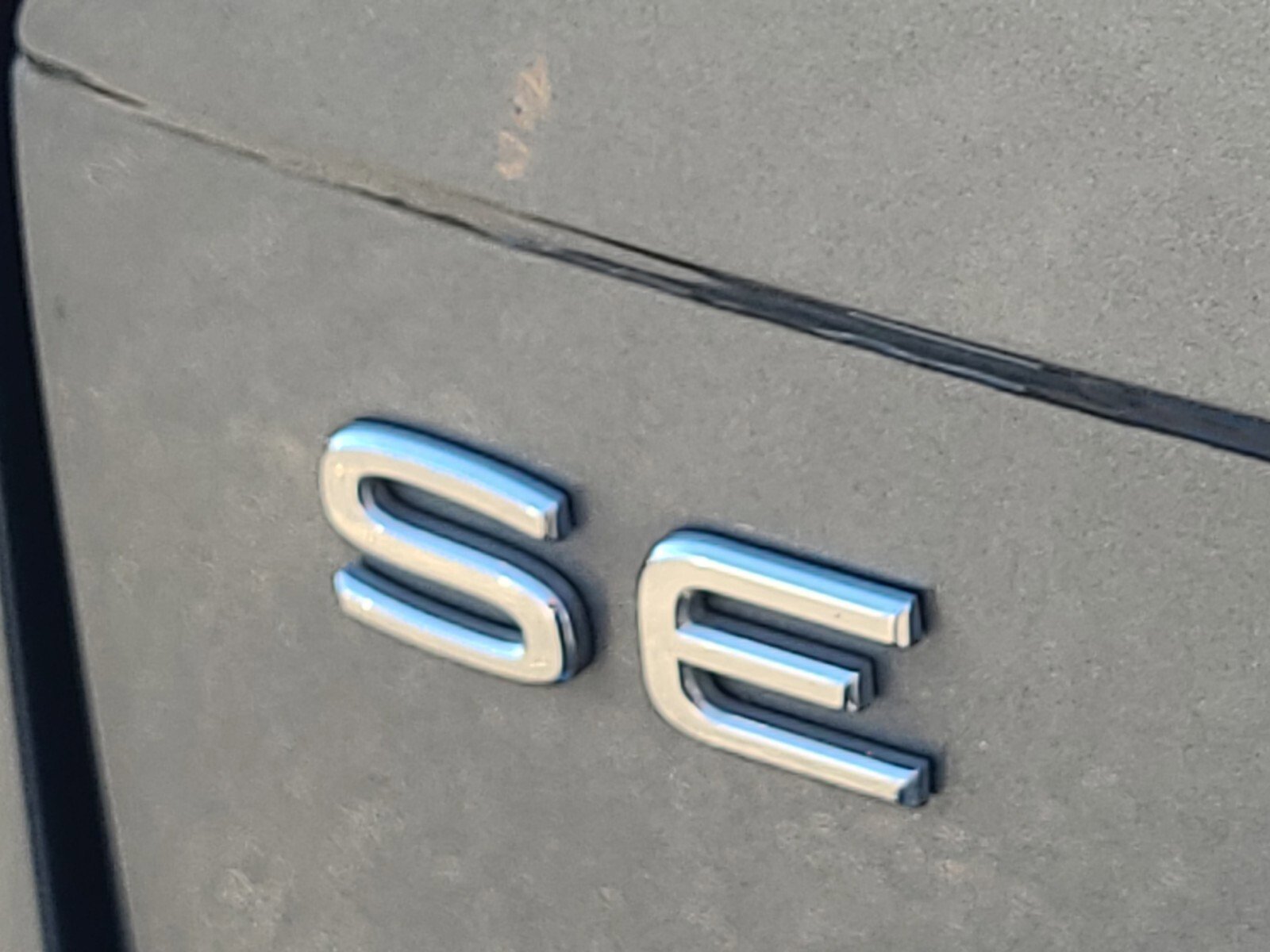 Used 2023 Volkswagen Tiguan SE R-Line image 28