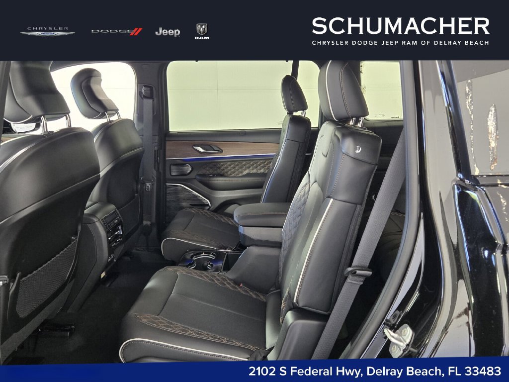 New 2025 Jeep Grand Cherokee L Summit w/ Obsidian Package AWD/4WD image 8