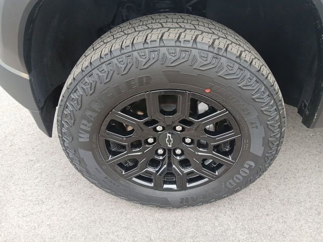 Used 2024 Chevrolet Colorado Trail Boss AWD/4WD image 10