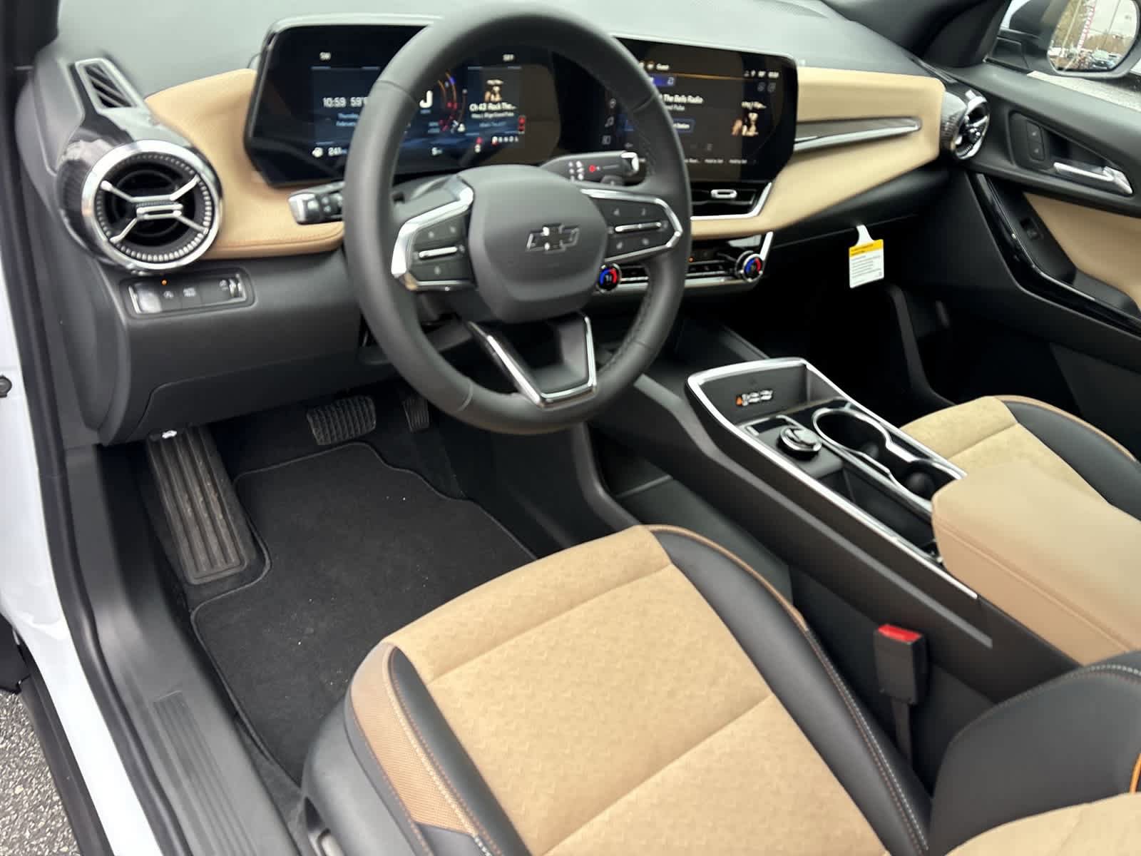New 2026 Chevrolet Equinox ACTIV FWD image 10