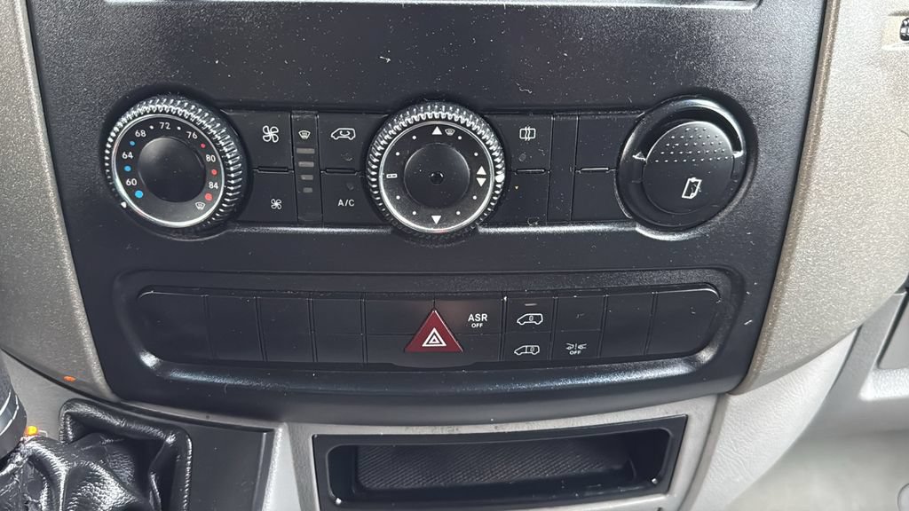 Used 2018 Mercedes-Benz Sprinter 2500 image 23