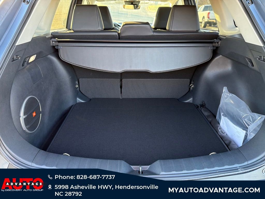 Used 2023 Toyota Corolla Cross XLE w/ Convenience Package image 35