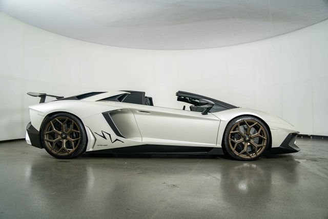 Used 2016 Lamborghini Aventador LP 750-4 Superveloce AWD/4WD image 9