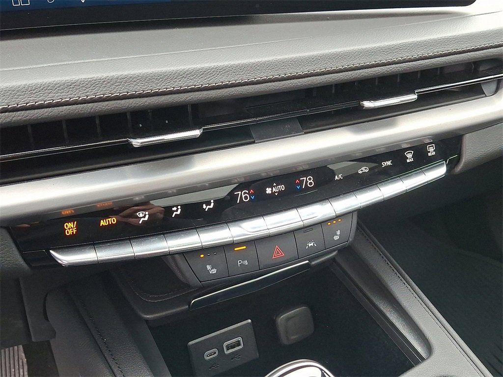 Used 2025 Cadillac XT4 Premium Luxury w/ Cold Weather Package image 17