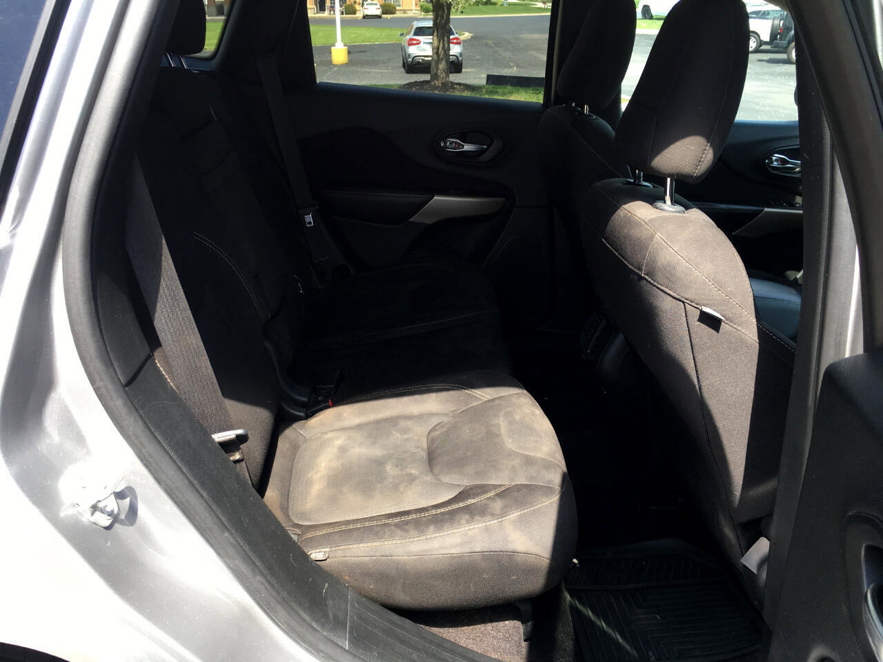 Used 2017 Jeep Cherokee Latitude w/ Safety/Convenience Group image 22