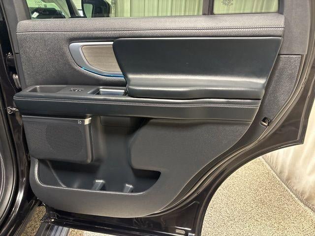 Used 2025 Ford Expedition Platinum AWD/4WD image 25
