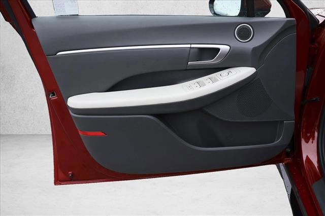 Certified 2025 Hyundai Sonata SEL FWD image 12