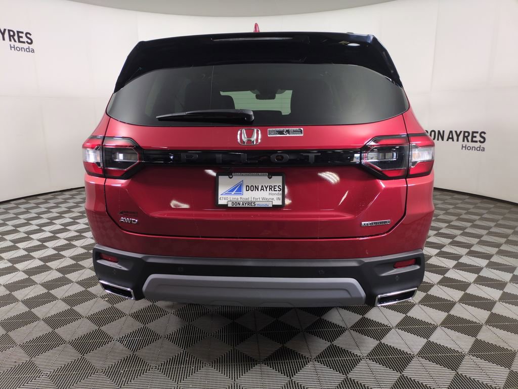 New 2025 Honda Pilot Touring image 4