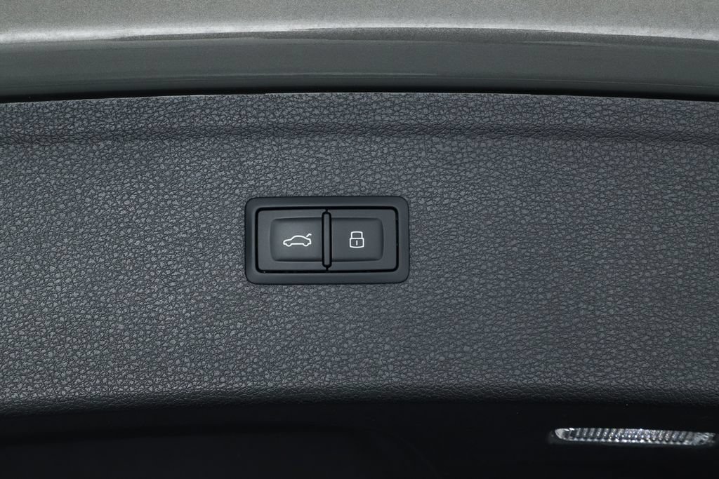 Used 2023 Audi SQ5 Premium Plus w/ Premium Plus Package AWD/4WD image 76