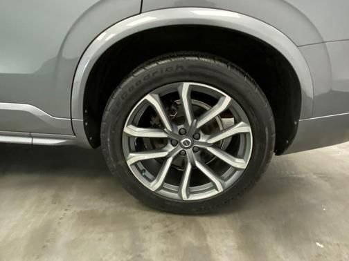 Used 2017 Volvo XC90 T6 Momentum w/ Vision Package AWD/4WD image 18
