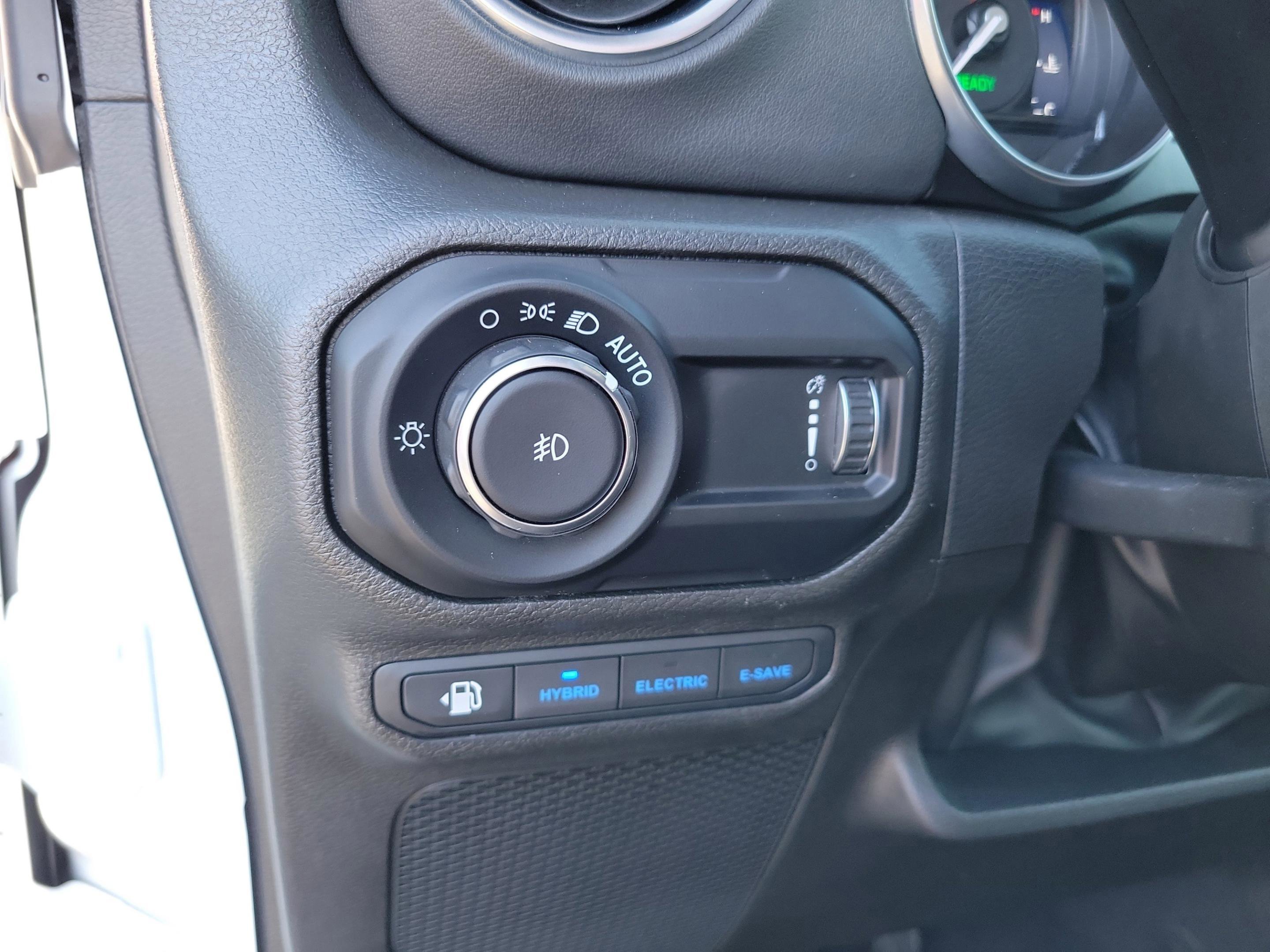 Used 2023 Jeep Wrangler Unlimited Sahara w/ Cold Weather Group image 38