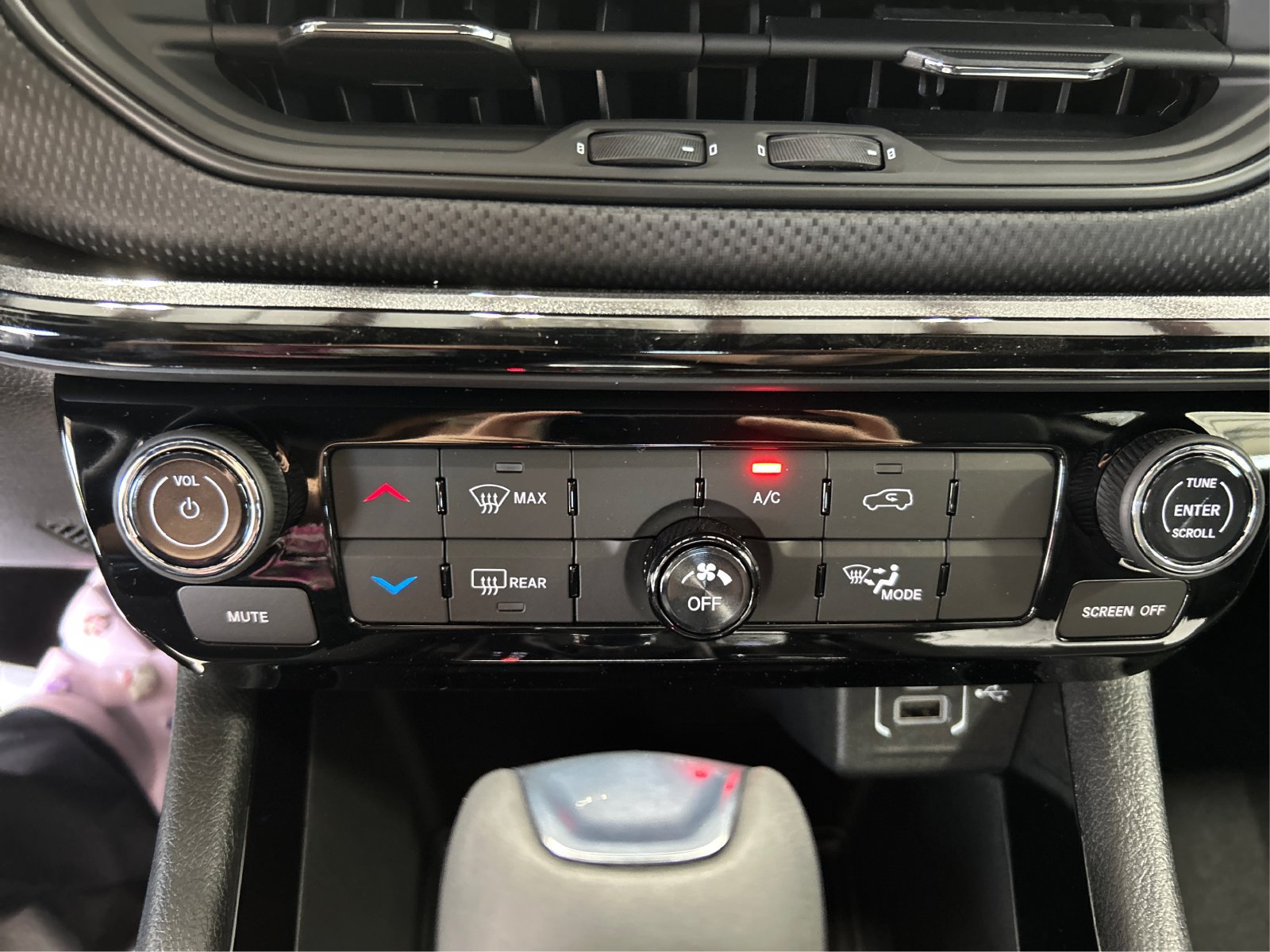 New 2026 Jeep Compass Latitude AWD/4WD image 27